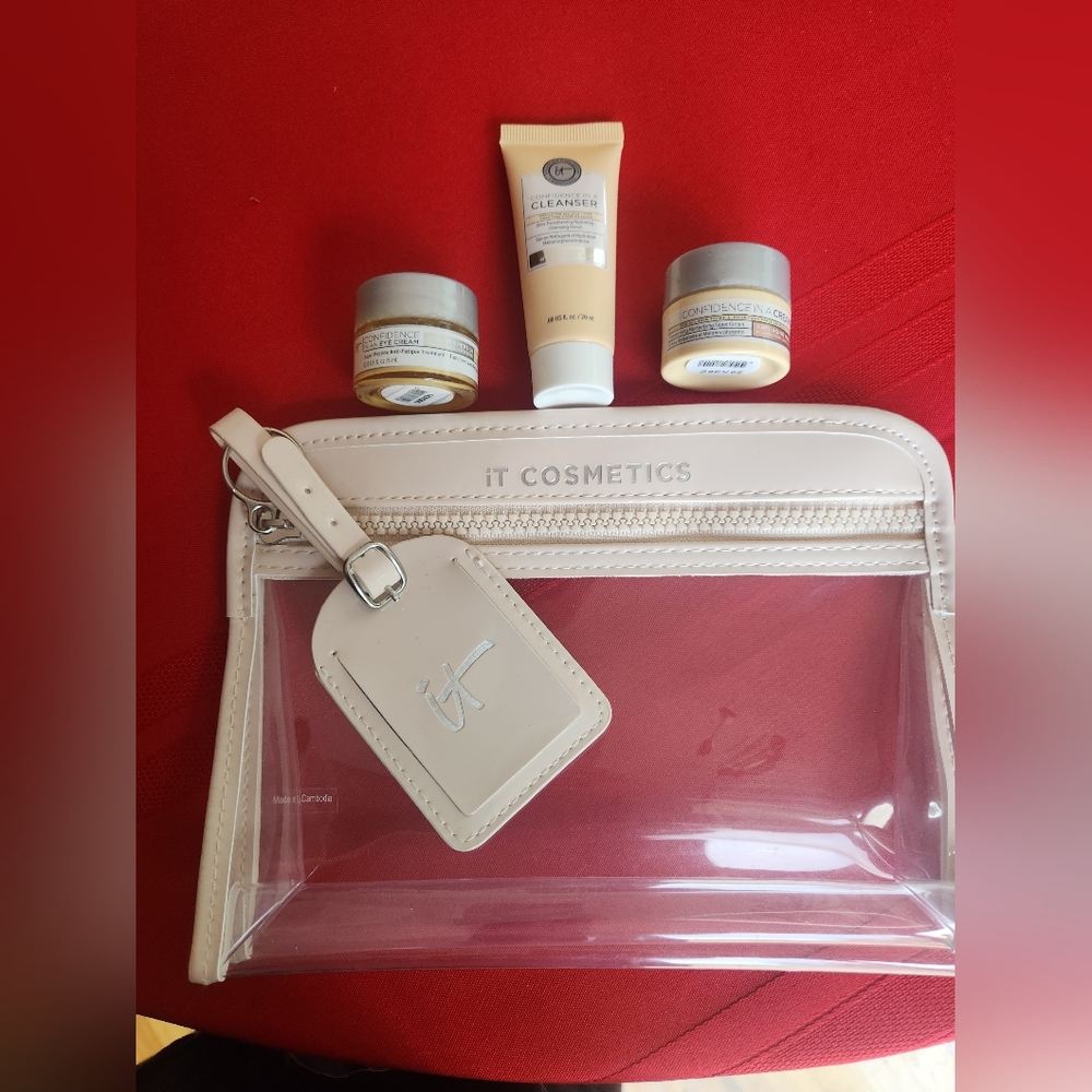 IT Cosmetics Clear Travel Set with Cream Accents
